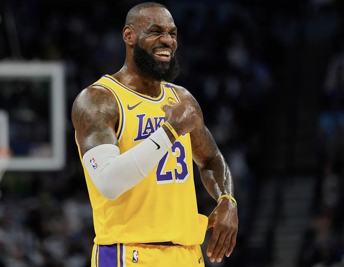 pp电子-詹姆斯谈东契奇绝杀:划时代球员的关键进球,绝对大场面先生