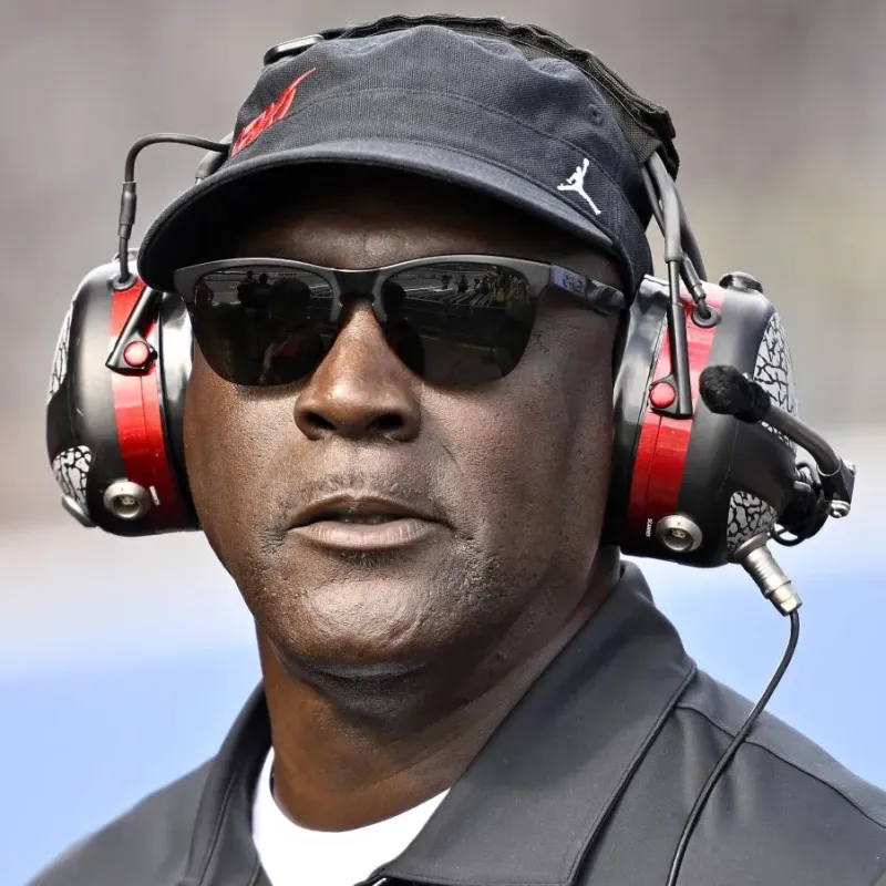 pp电子-美媒：乔丹2025年收入超所有运动员，45亿身家历史第一